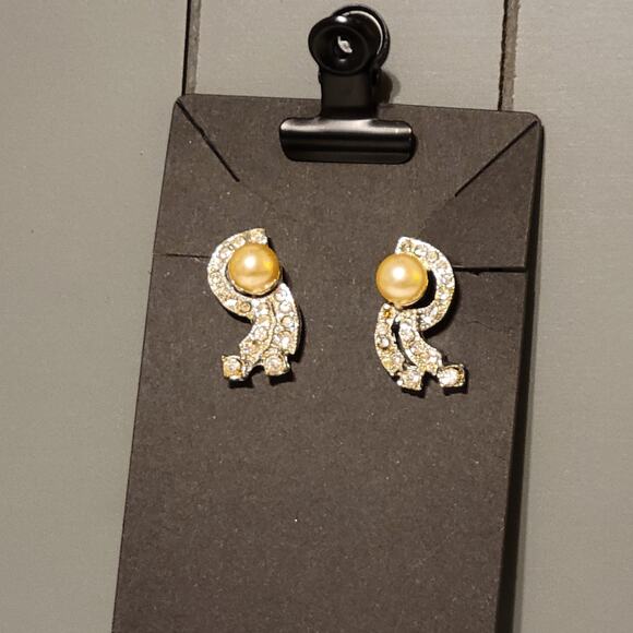 Vintage Japan Rhinestone Cream Pearl Clip-On Earrings Silver Tone Rhinestones - Picture 9 of 13